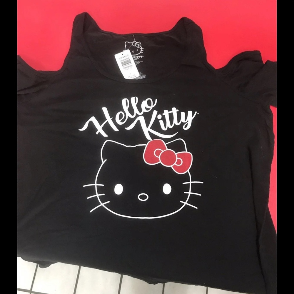 Torrid 2 cold shoulder hello kitty